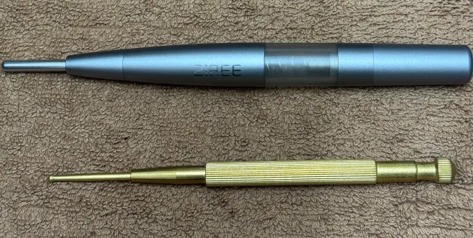zireeフェイスペンとバネ式ツボ押し棒