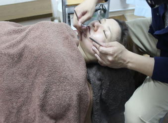 刺さない美容鍼